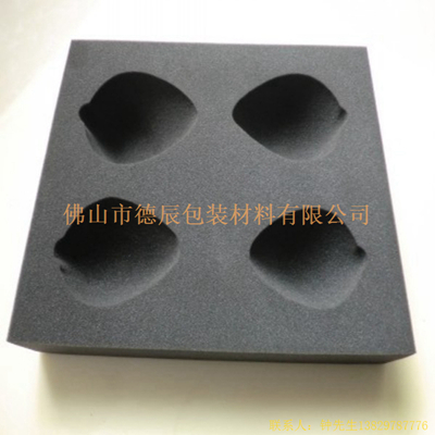 海綿內(nèi)托對各行各業(yè)產(chǎn)品起到絕緣、密封、防震、防塵、填充、隔音、固定，能夠保護(hù)包裝產(chǎn)品在運(yùn)輸過程中安然無恙，起到保護(hù)產(chǎn)品的一個作用，同時可以美化產(chǎn)品，提升產(chǎn)品檔次。