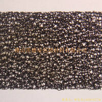 過(guò)濾海綿也稱網(wǎng)狀海綿，爆破海綿。聚氨酯過(guò)濾海綿由普通開(kāi)孔軟泡高溫爆破開(kāi)孔加工而成，爆破除掉了泡沫網(wǎng)絡(luò)之間原有的氣泡膜，得到了主體骨架網(wǎng)狀結(jié)構(gòu)。
過(guò)濾海綿的空隙率高達(dá)97%，具有優(yōu)異的透氣性、良好的柔軟性和較高的機(jī)械強(qiáng)度。
